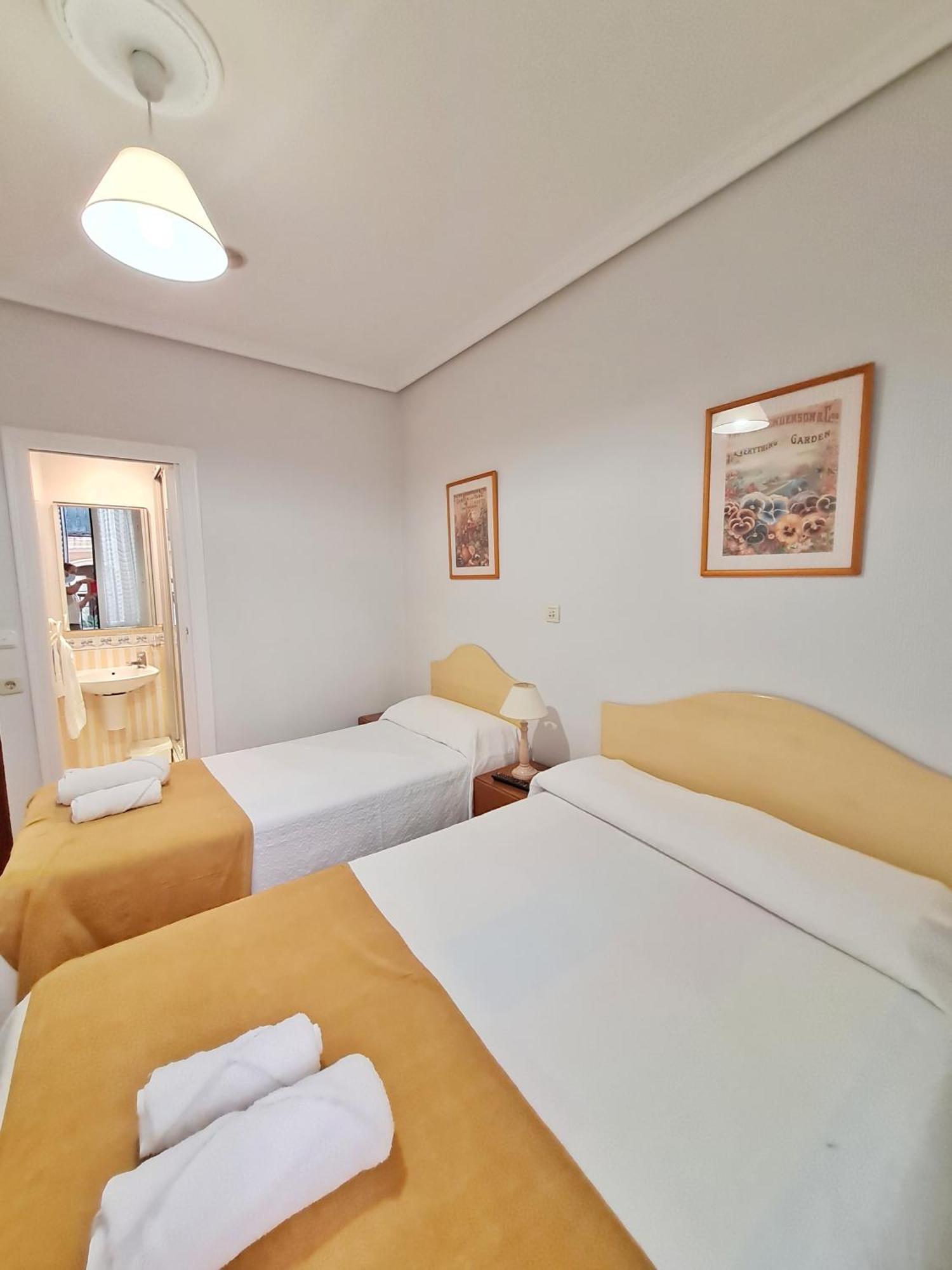 Pension San Lorenzo San Sebastian Room photo