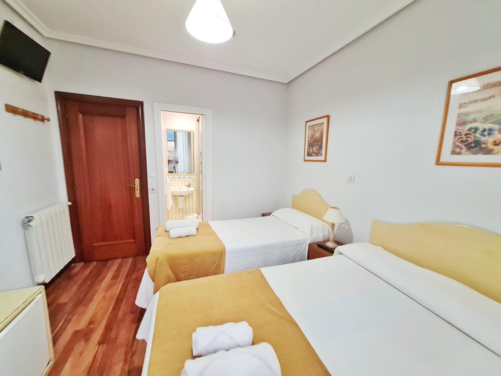 Pension San Lorenzo San Sebastian Room photo
